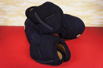 甲手 頭総紺革二段飾り、鍔飾り付